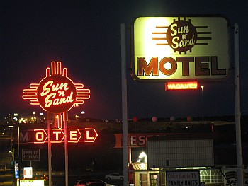USA - Santa Rosa NM - Sun n Sand Motel Neon Sign (21 Apr 2009)
